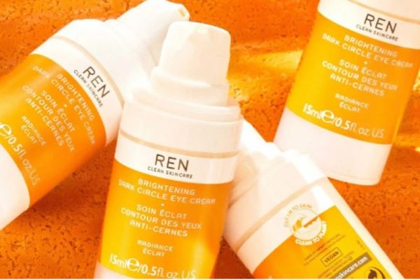 Состав вслепую: эксперт разобрал осветляющий крем для глаз Radiance Ren Clean Skincare